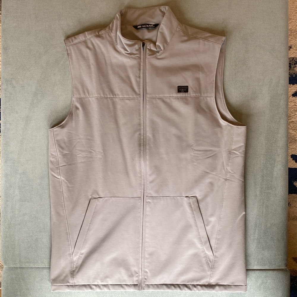 TravisMathew Men's Top of the Line Golf Vest. Size Large. Co-branded.